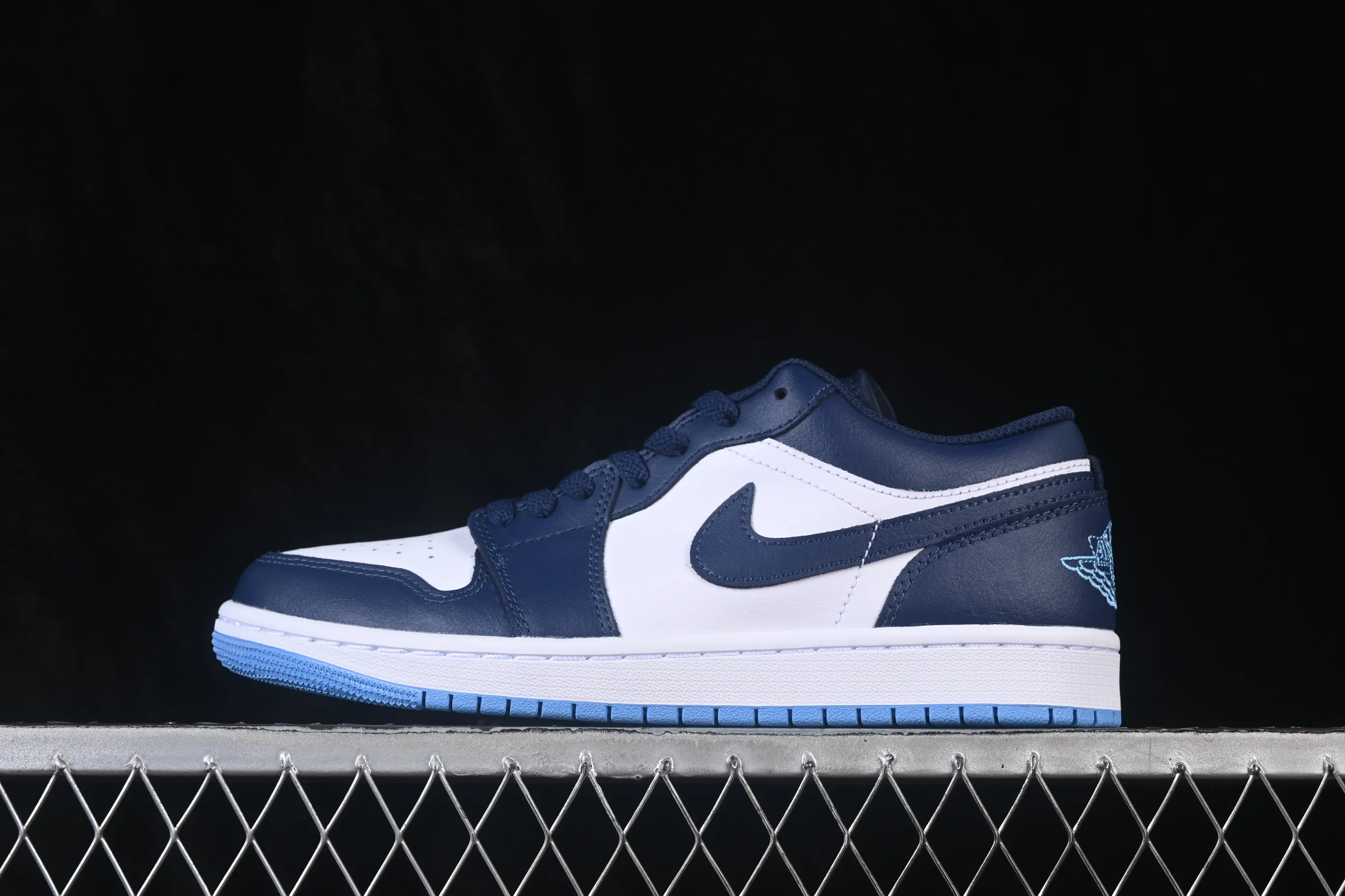 All categories Air Jordan Jordan series basketball shoes Air Jordan 1 Low G version pure original Air Jordan 1 Low AJ1 Joe 1 white and blue low-top retro cultural basketball shoes 553558-404
